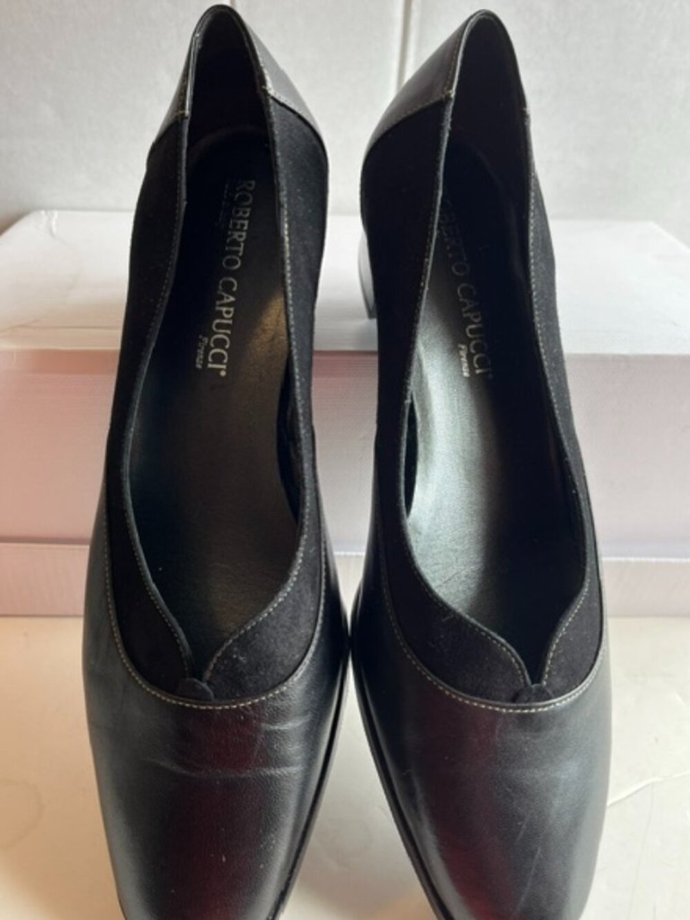 Roberto Capucci Firenze leather pumps.